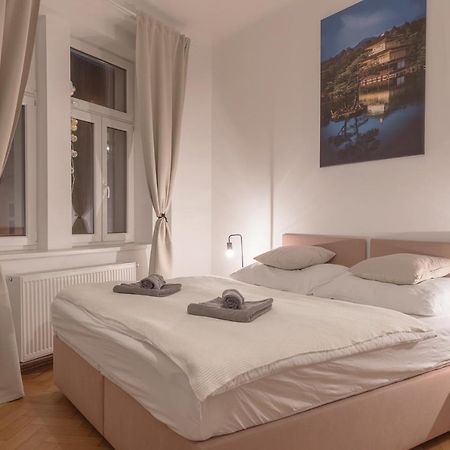 Skolska Junior Apartment Πράγα Εξωτερικό φωτογραφία