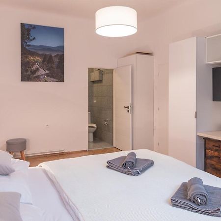 Skolska Junior Apartment Πράγα Εξωτερικό φωτογραφία