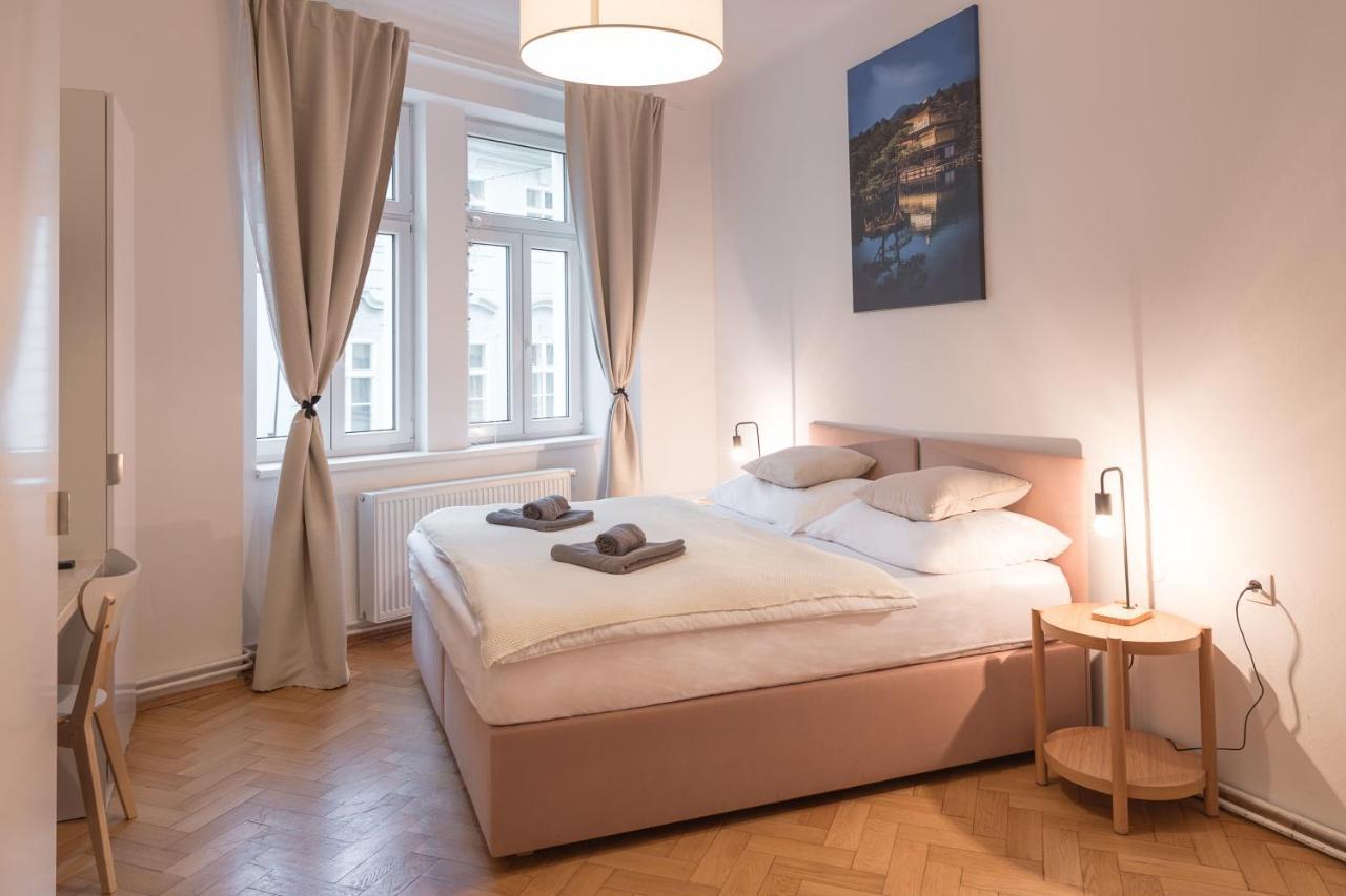 Skolska Junior Apartment Πράγα Εξωτερικό φωτογραφία
