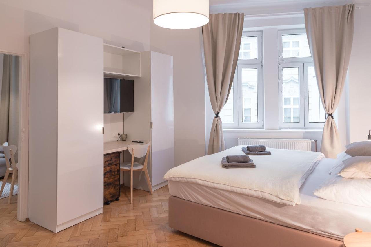 Skolska Junior Apartment Πράγα Εξωτερικό φωτογραφία