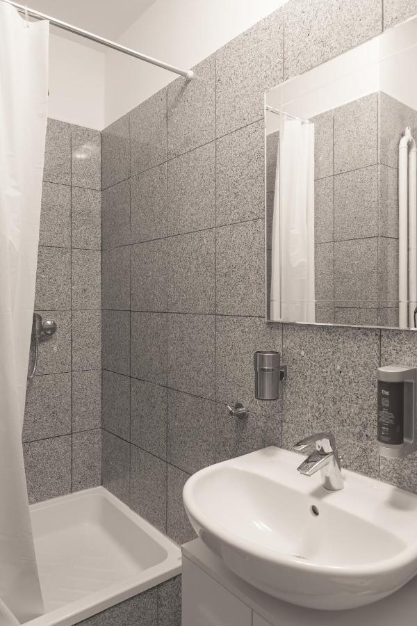 Skolska Junior Apartment Πράγα Εξωτερικό φωτογραφία