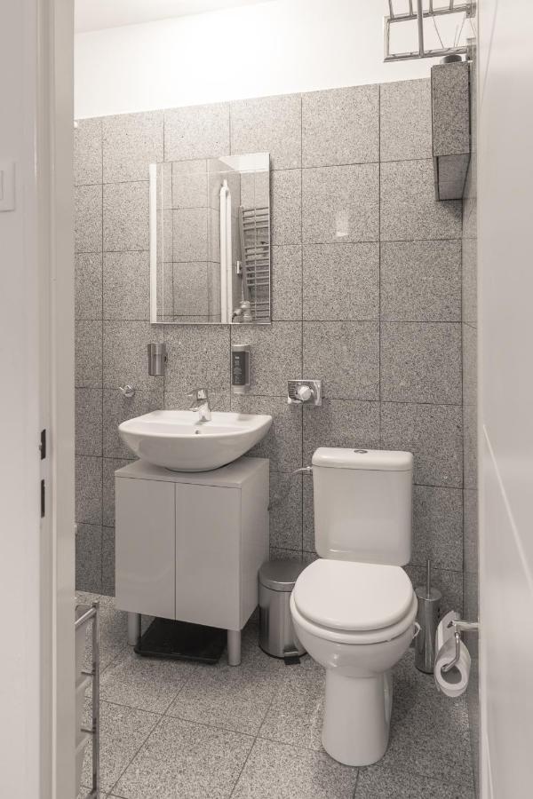 Skolska Junior Apartment Πράγα Εξωτερικό φωτογραφία