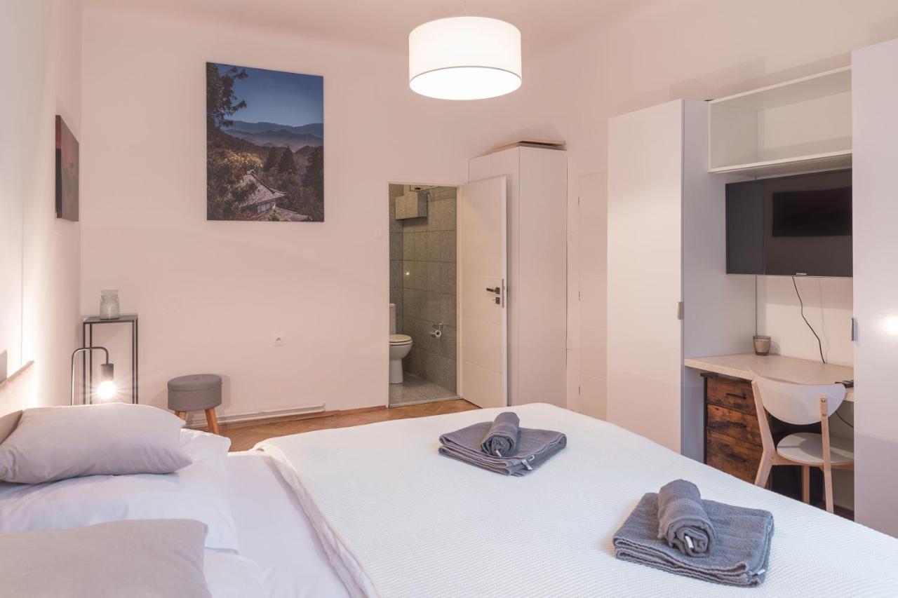 Skolska Junior Apartment Πράγα Εξωτερικό φωτογραφία
